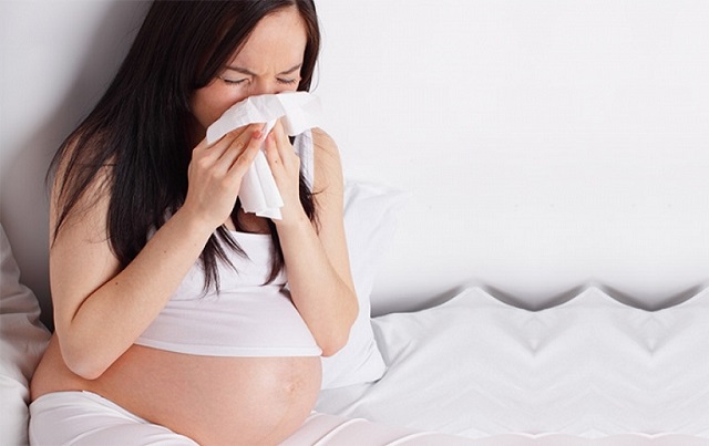 Phụ nữ khi mang thai, sau sinh dễ vị viêm mũi dị ứng do cơ thể nhạy cảm, sức đề kháng kém